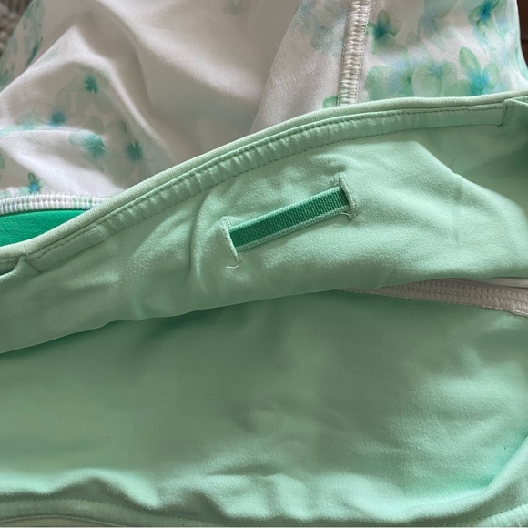 Lululemon Groovy Shorts White / Sea Green / Mint Shorts - 6 - Picture 4 of 8